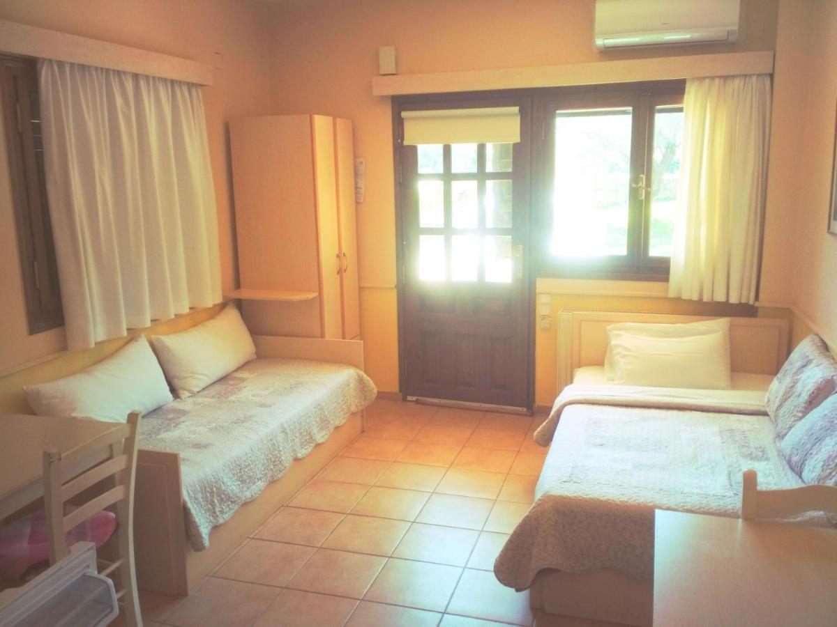 Límni Rent Rooms Alexiou מראה חיצוני תמונה
