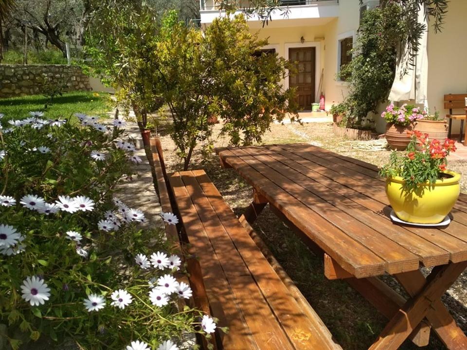 Límni Rent Rooms Alexiou מראה חיצוני תמונה